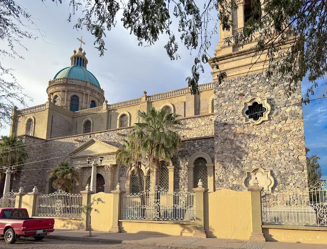 Fachada de la Parroquia Nuestra Señora del Rosario de Fátima